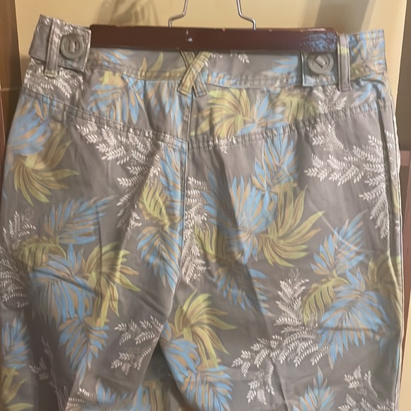 Liz Claiborne Ankle Length Pants - Picture 7 of 7